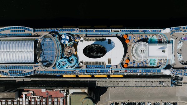 Comment organiser un séjour en Norvège avec des cours de cuisine et des randonnées en forêt?