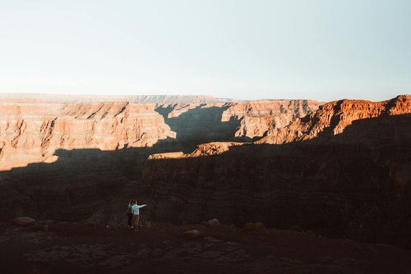 Comment choisir une croisière qui propose des excursions pour explorer les grottes en Croatie?